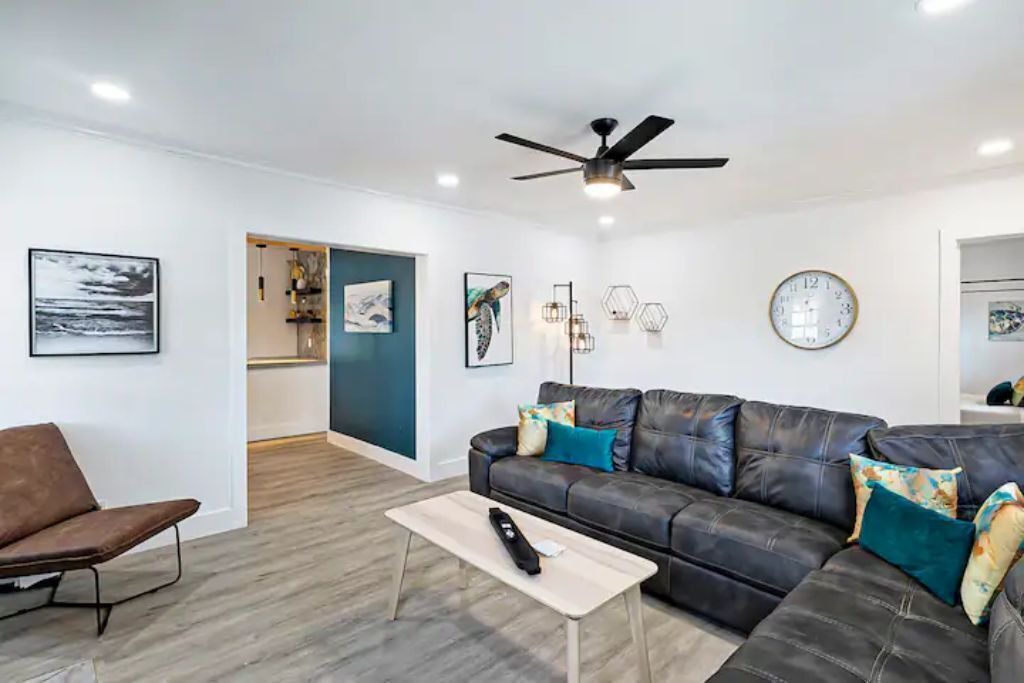 Photo of Livingroom in South Palm Park Neighborhood Association