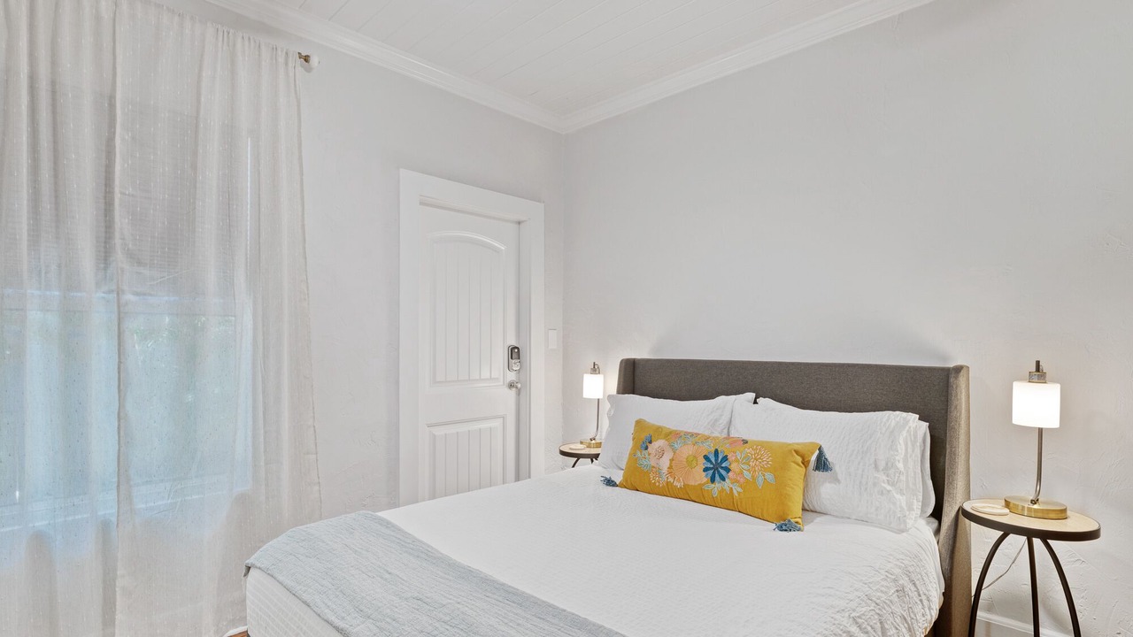 Photo of Bedroom in Parrot Cove