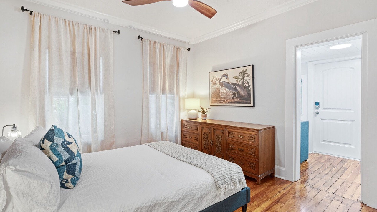 Photo of Bedroom in Parrot Cove