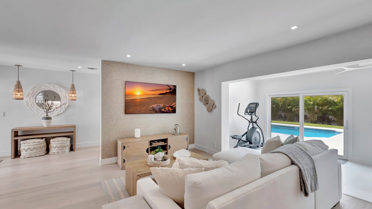 Photo of Livingroom in Lake Ida Shores