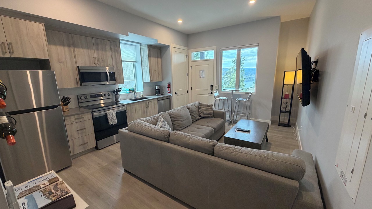 Photo of Livingroom in Okanagan-Similkameen