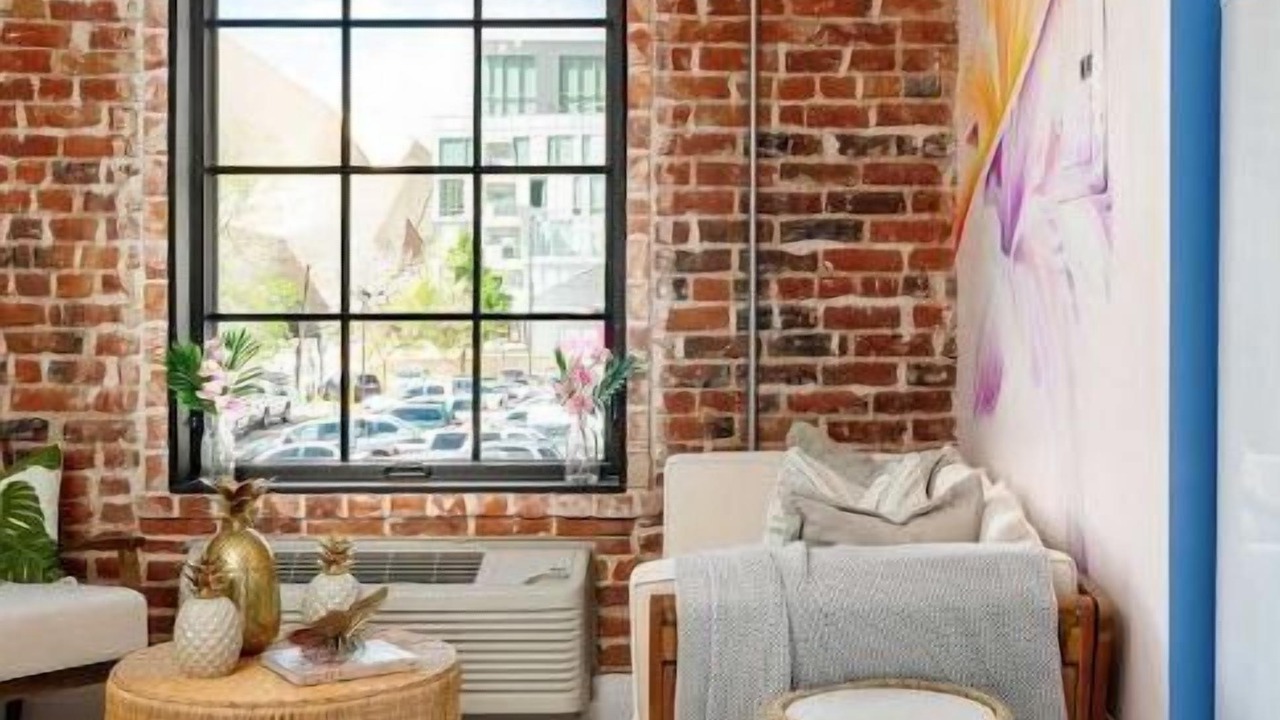 Photo of Livingroom in Civic Center