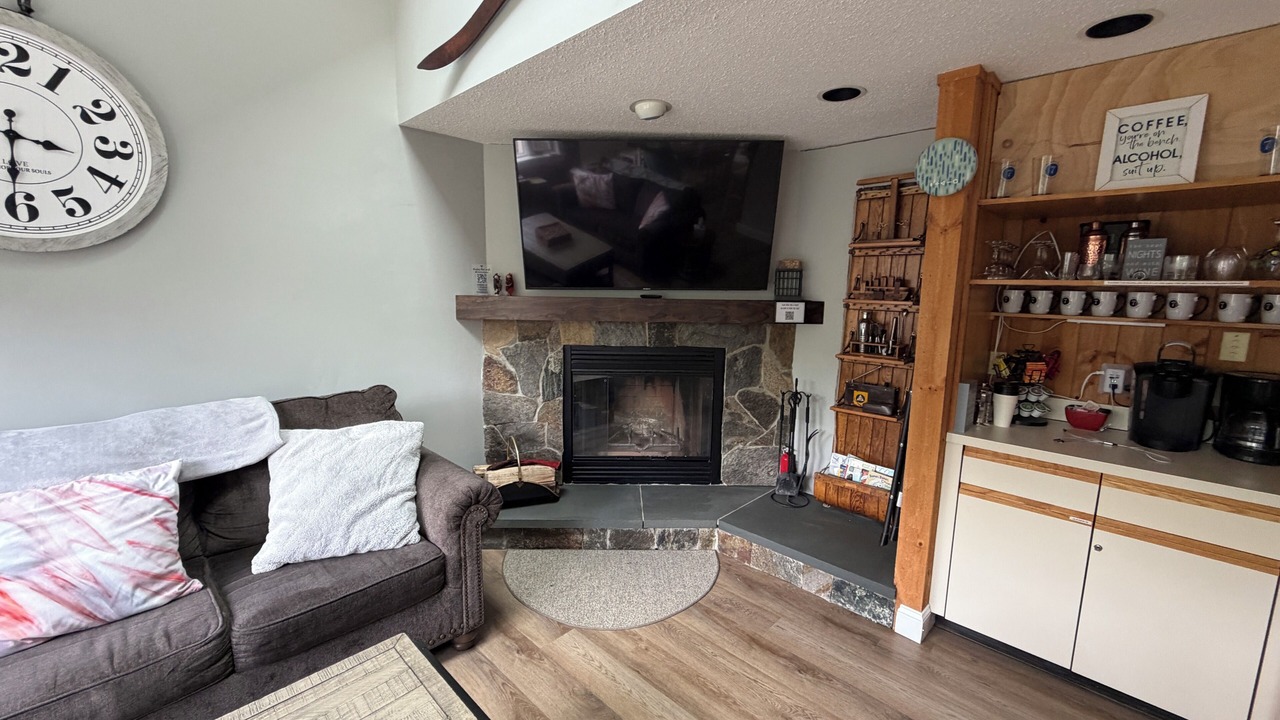 Photo of Livingroom in Thornton