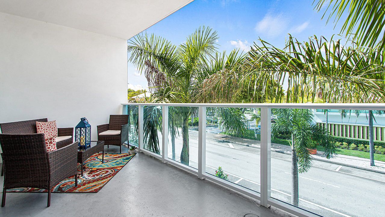 Photo of Patio Balcony in Parrot Cove