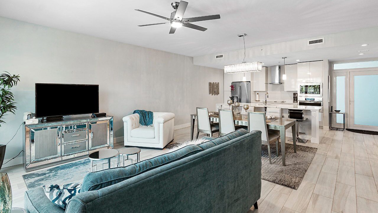 Photo of Livingroom in Parrot Cove