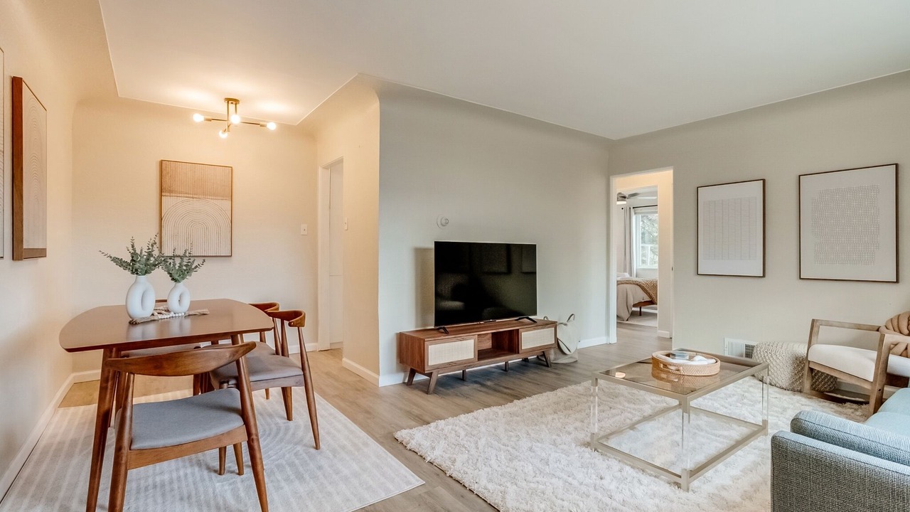 Photo of Livingroom in Aurora