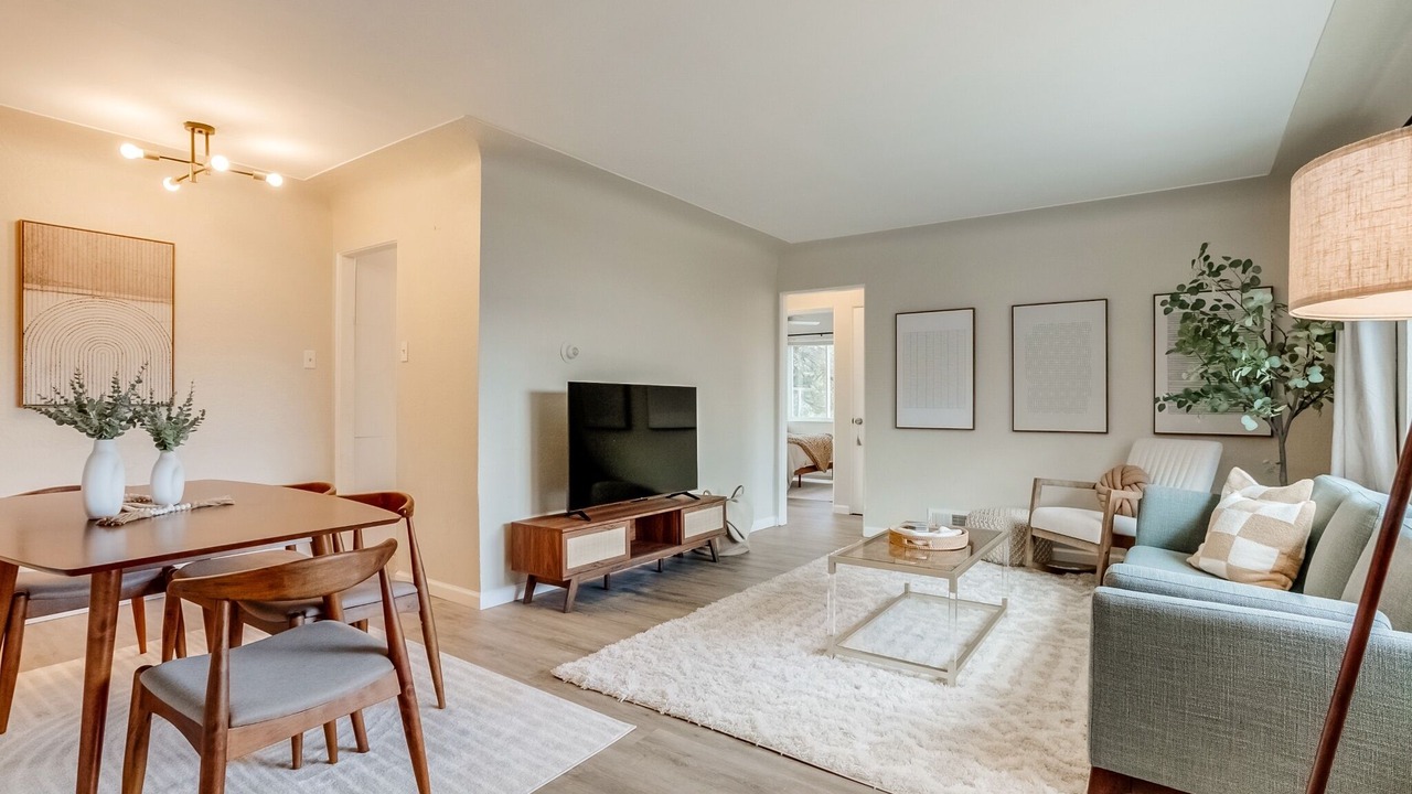 Photo of Livingroom in Aurora