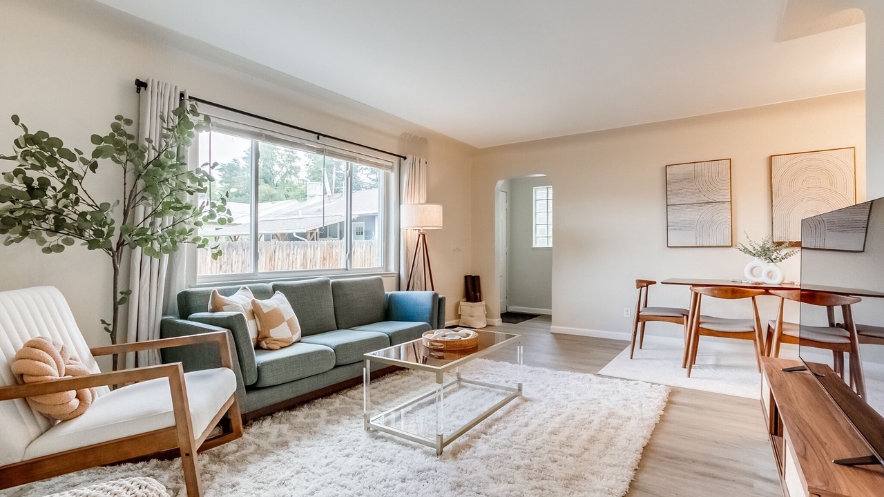 Photo of Livingroom in Aurora