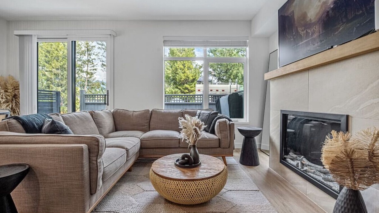 Photo of Livingroom in East Kootenay