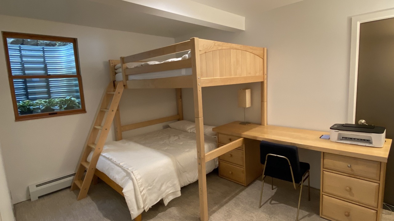 Photo of Bedroom in Basalt