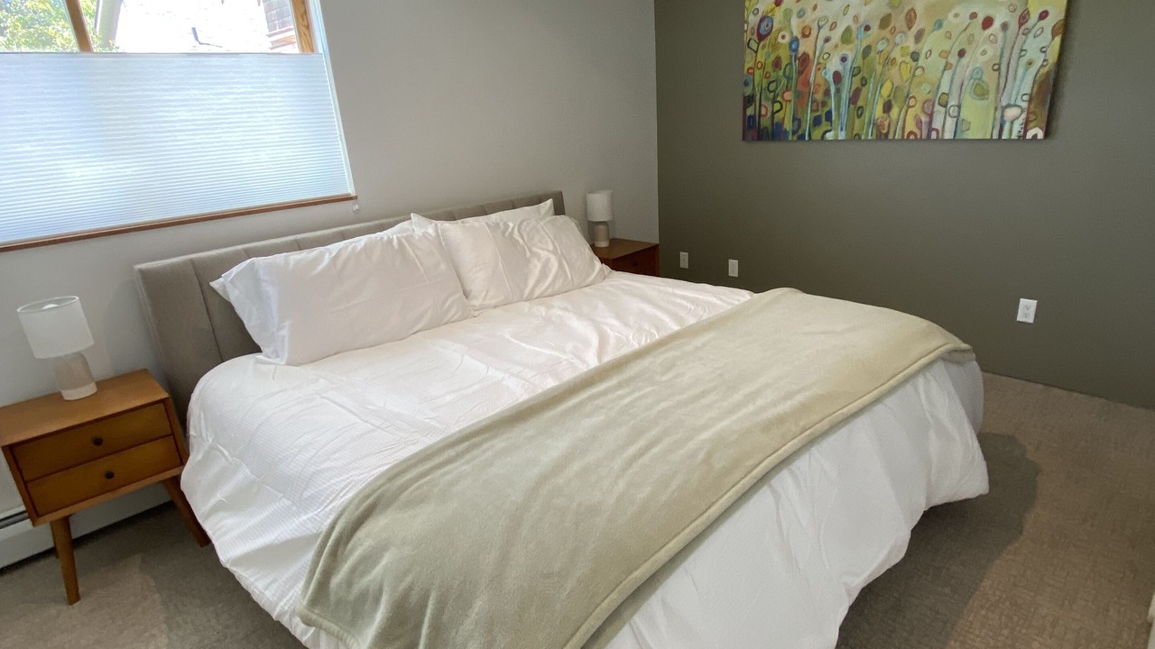 Photo of Bedroom in Basalt