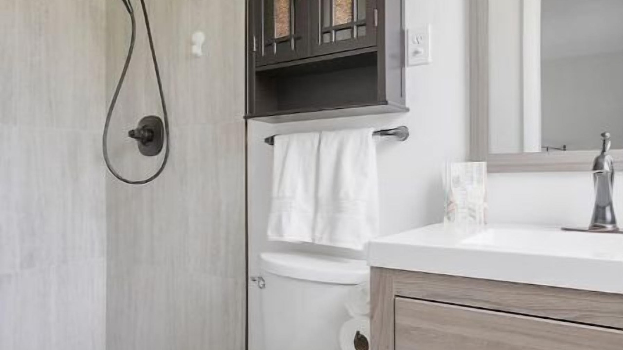 Photo of Bathroom in Lake Clarke Shores