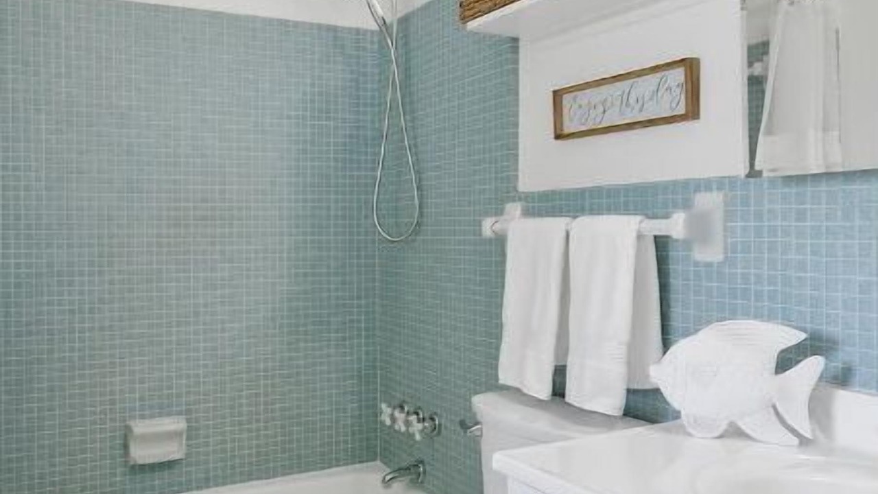 Photo of Bathroom in Lake Clarke Shores