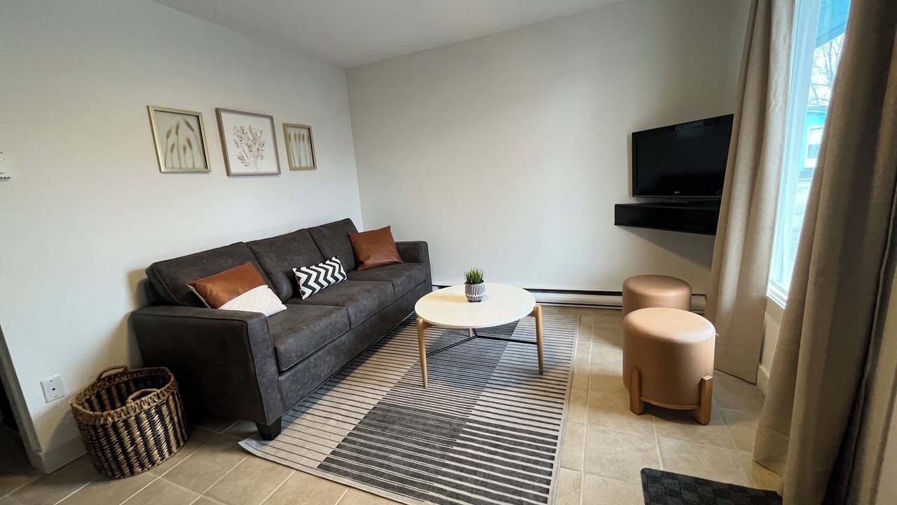 Photo of Livingroom in Okanagan-Similkameen