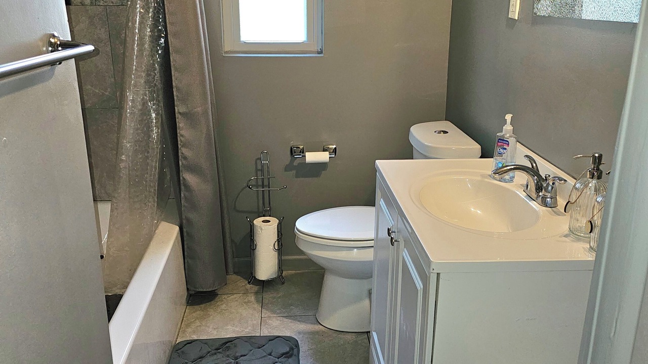 Photo of Bathroom in East Cleveland
