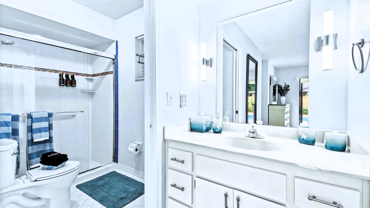 Photo of Bathroom in BallenIsles