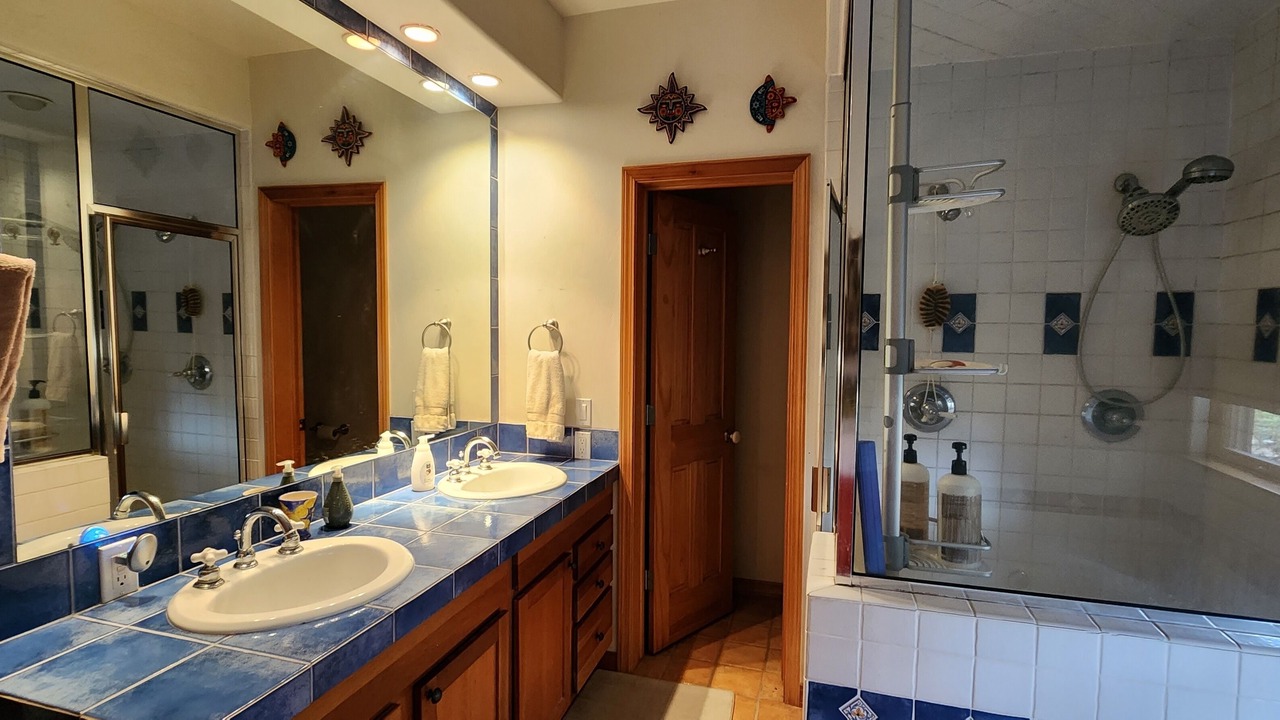 Photo of Bathroom in Basalt