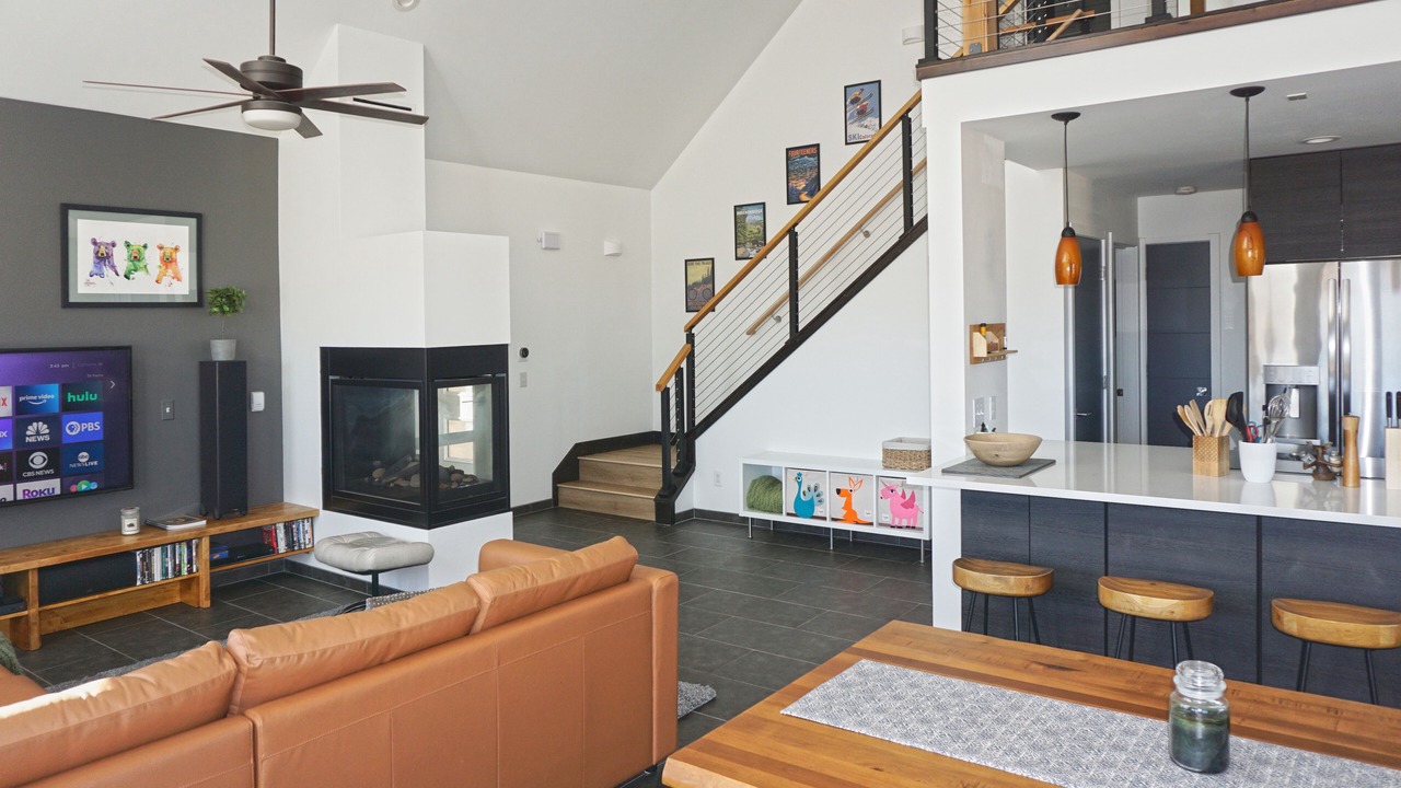 Photo of Livingroom in Warm Springs