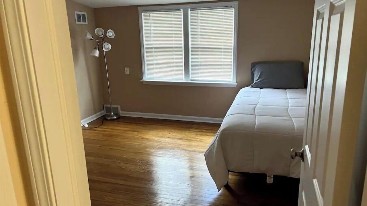 Photo of Bedroom in Beachwood