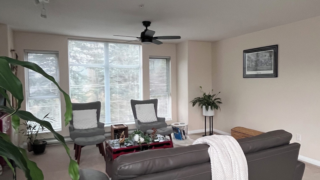 Photo of Livingroom in Harrison Hot Springs