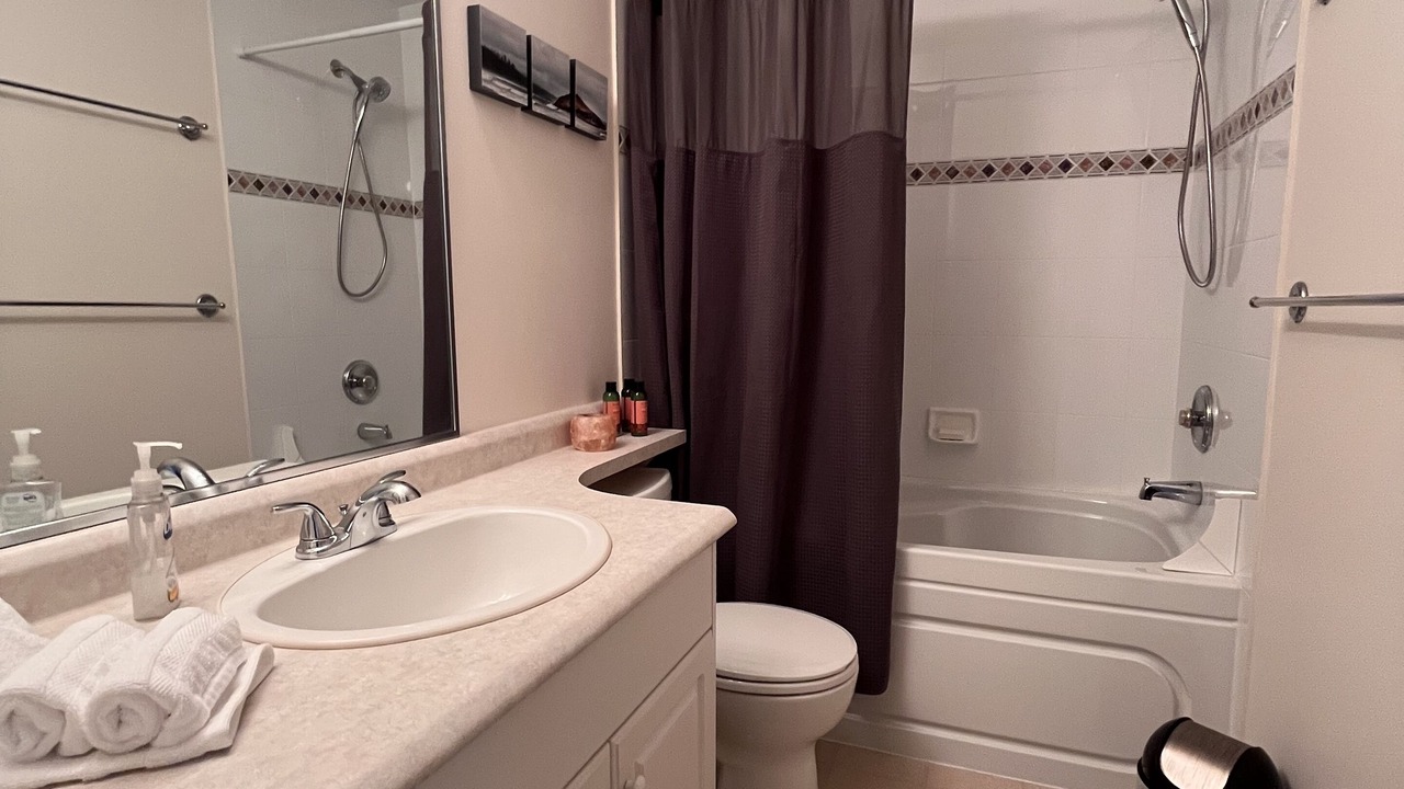 Photo of Bathroom in Harrison Hot Springs
