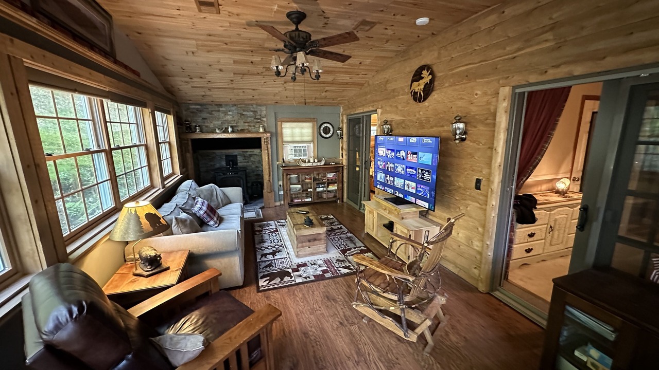 Photo of Livingroom in Lake Luzerne-Hadley