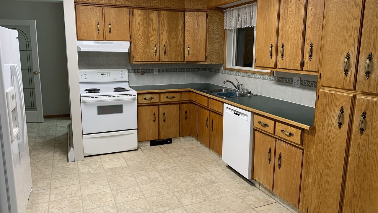 Photo of Kitchen in Parkland Beach