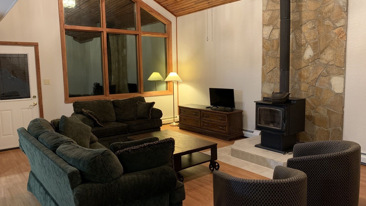 Photo of Livingroom in Parkland Beach
