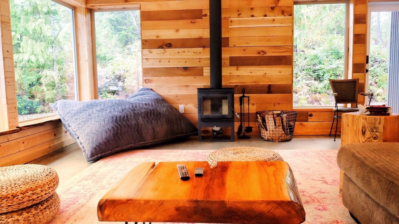 Photo of Livingroom in Tofino