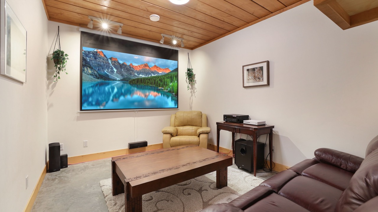 Photo of Livingroom in East Kootenay