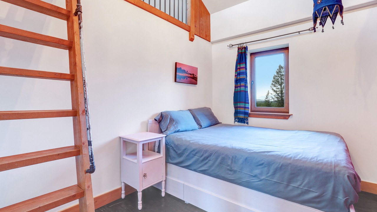 Photo of Bedroom in East Kootenay