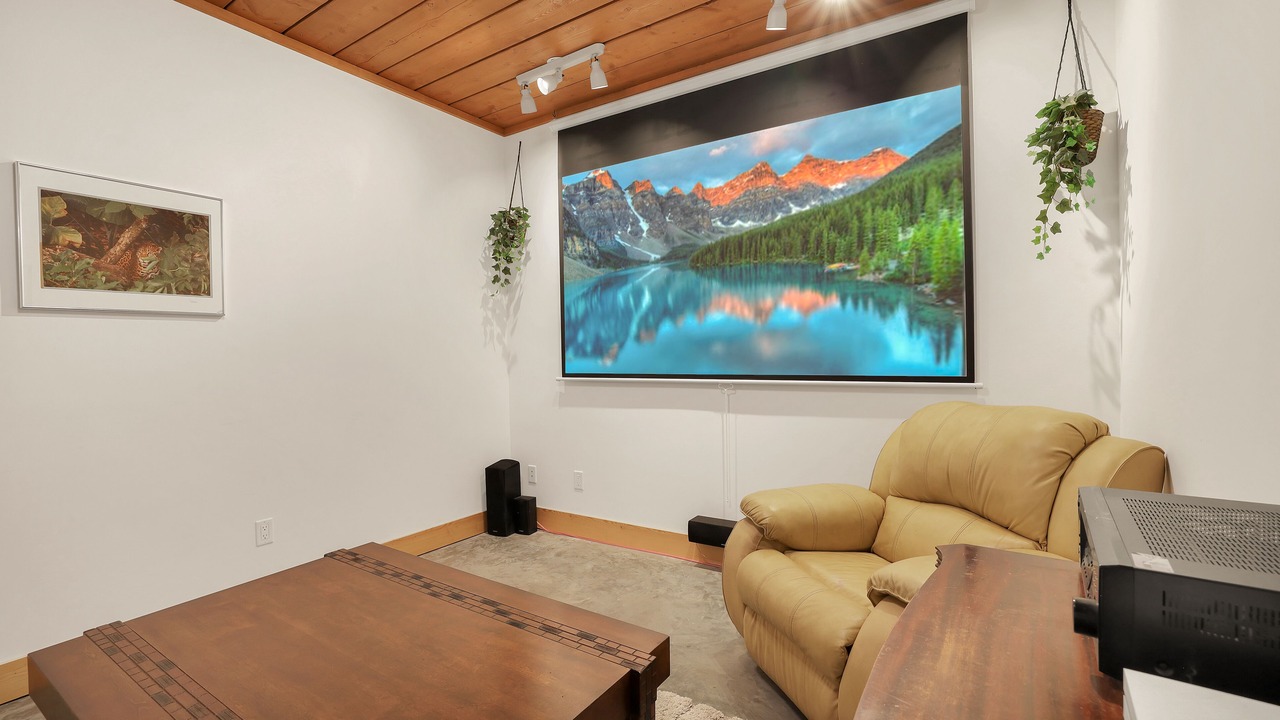 Photo of Livingroom in East Kootenay