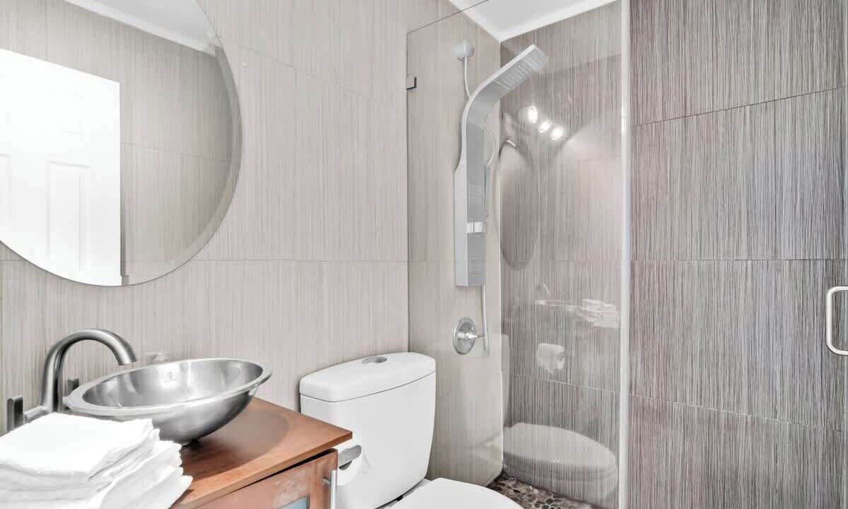 Photo of Bathroom in Driftwood