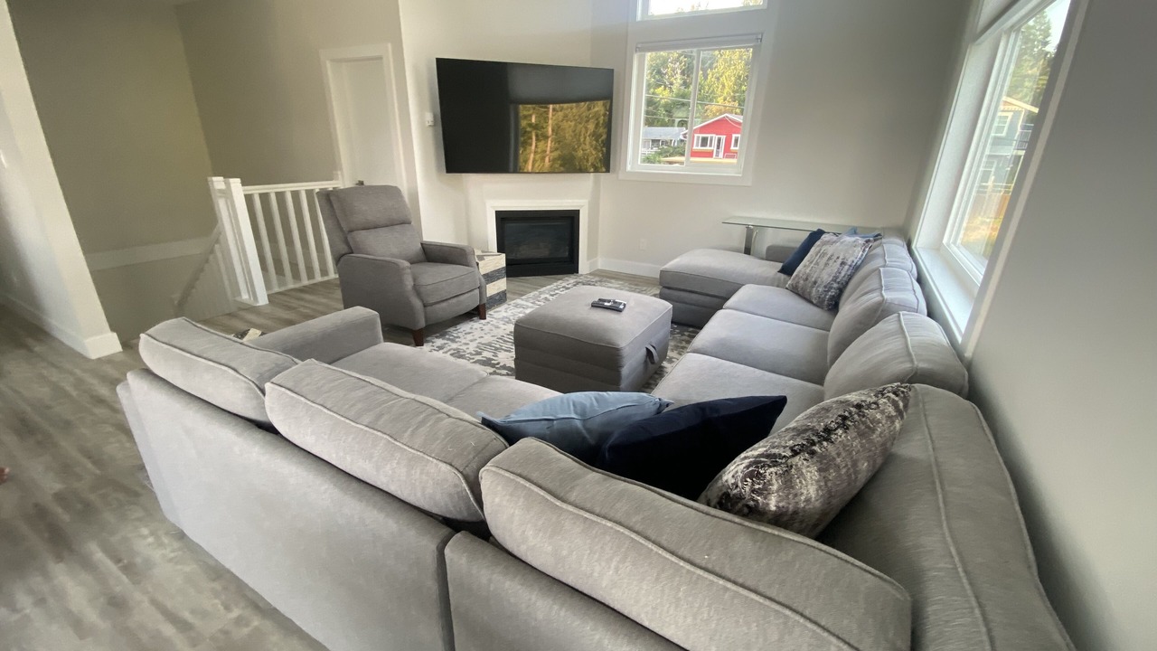 Photo of Livingroom in Shawnigan Lake