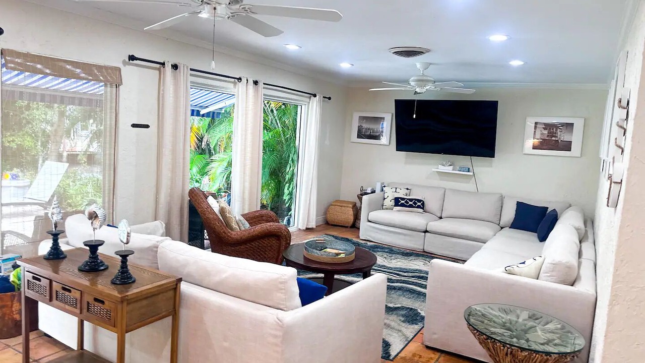 Photo of Livingroom in Citrus Isles