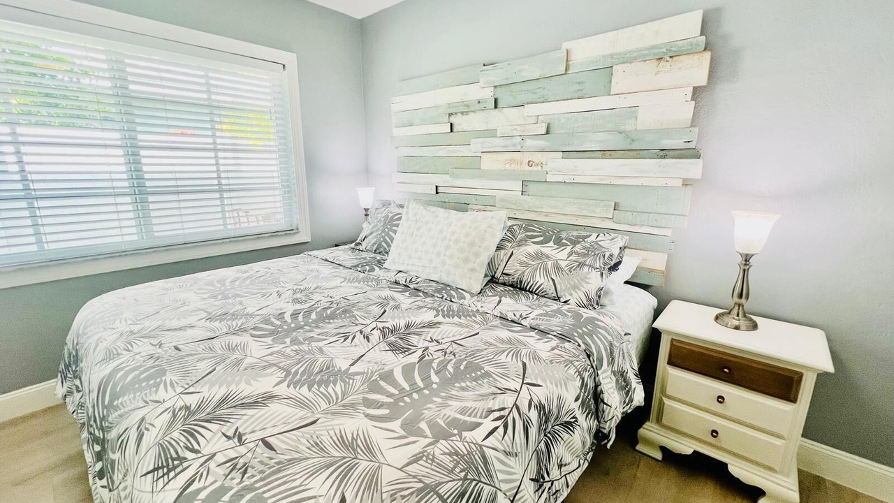 Photo of Bedroom in Parrot Cove