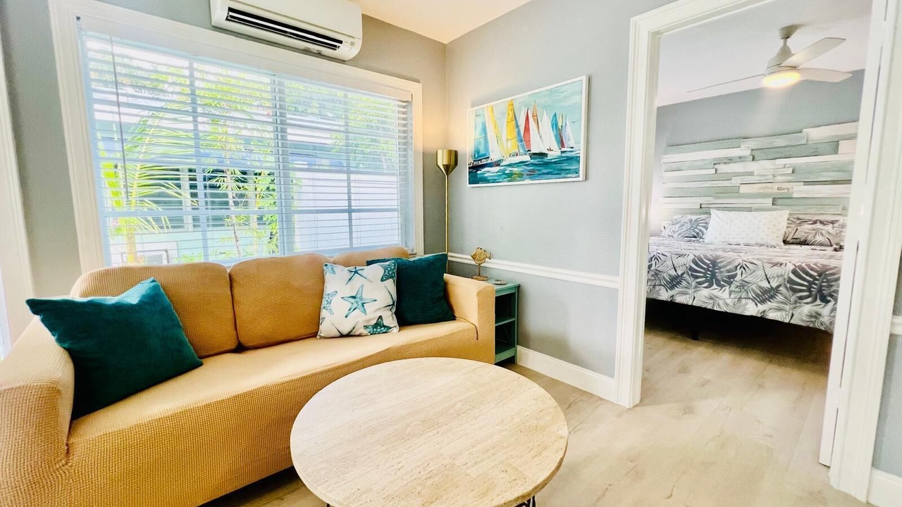 Photo of Livingroom in Parrot Cove