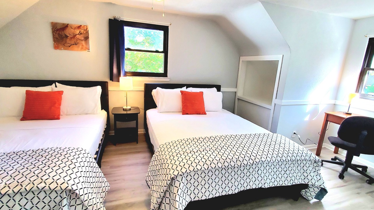 Photo of Bedroom in Euclid