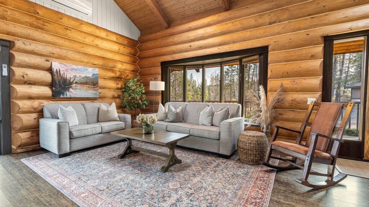 Photo of Livingroom in East Kootenay