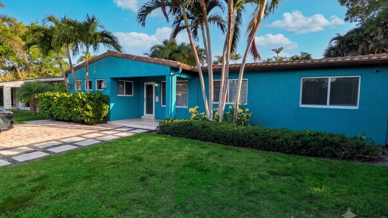 Photo of Outdoor in Poinsettia Heights
