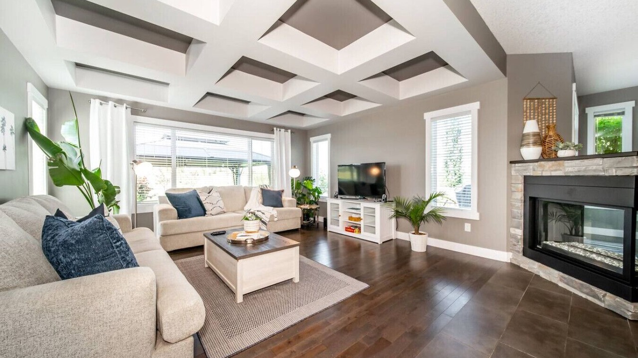 Photo of Livingroom in Southeast Edmonton