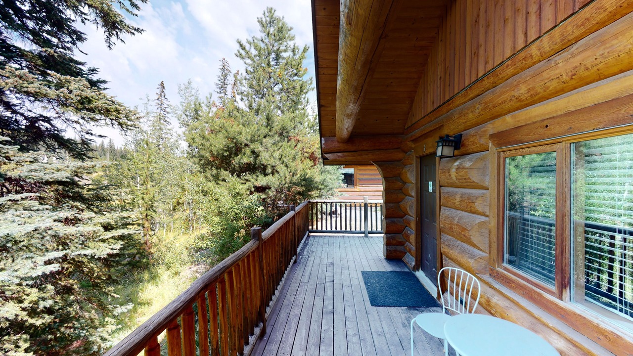 Photo of Patio Balcony in Lac Le Jeune