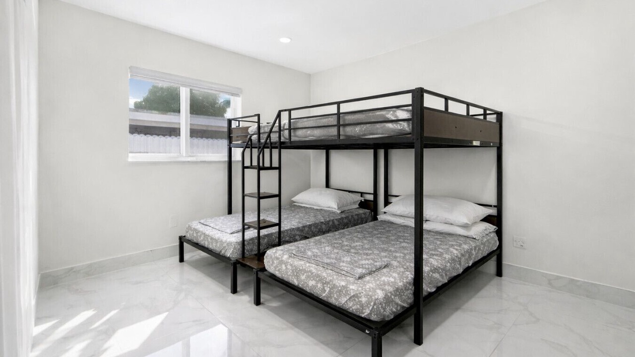 Photo of Bedroom in Miami Gardens