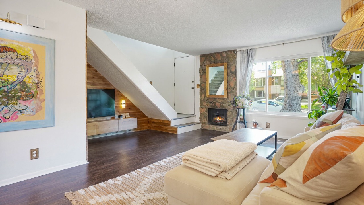 Photo of Livingroom in Aurora
