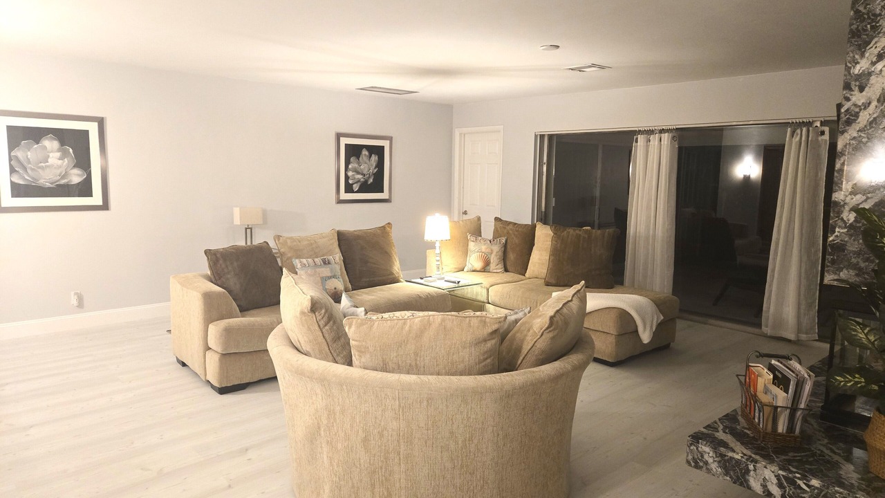 Photo of Livingroom in Singer Island