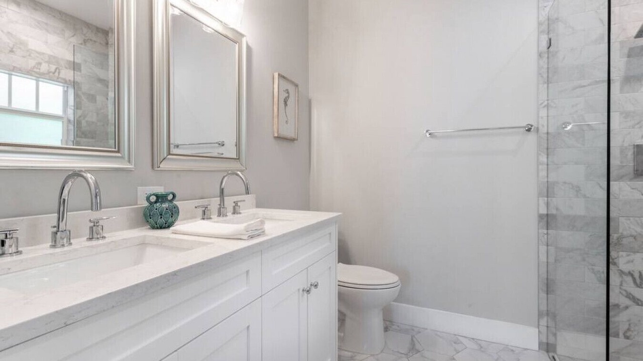 Photo of Bathroom in Parrot Cove