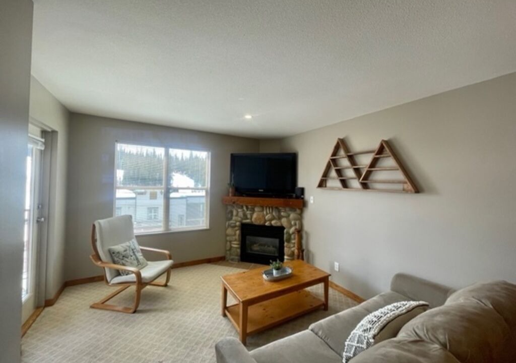 Photo of Livingroom in Silver Star Mountain