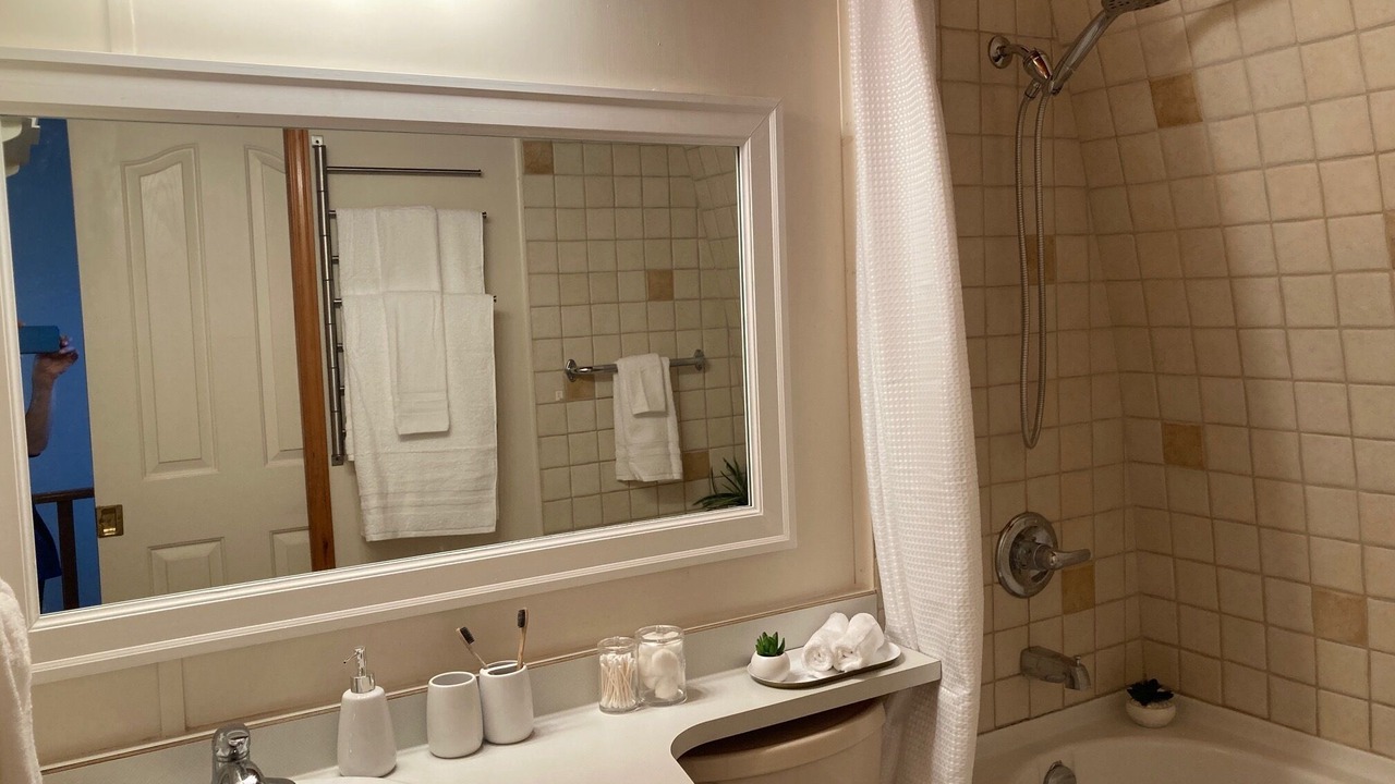 Photo of Bathroom in Okanagan-Similkameen