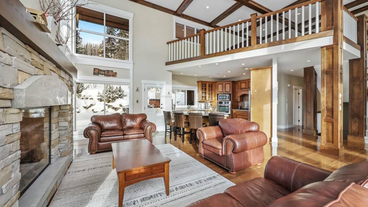Photo of Livingroom in Sun Peaks