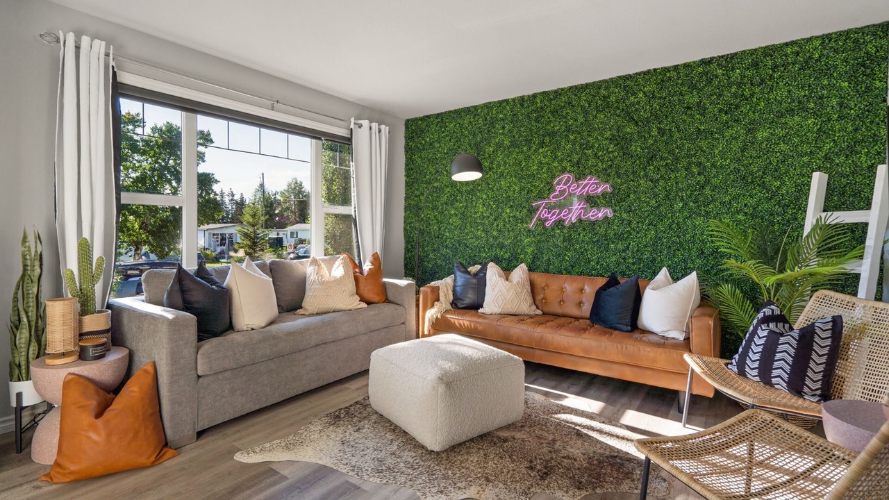 Photo of Livingroom in Sylvan Lake
